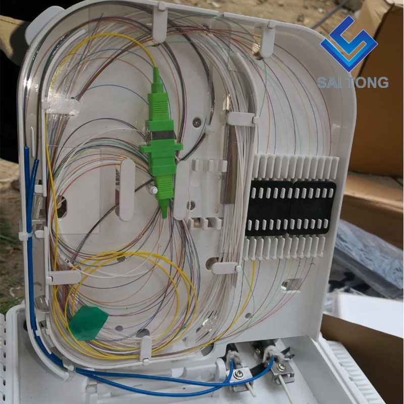 Cixi Made16 صندوق إنهاء نوى SC / UPC FTTH 16 صندوق توزيع نواة مقاوم للماء كابل مطاطي الغدة Gpon onu صندوق تقاطع الألياف